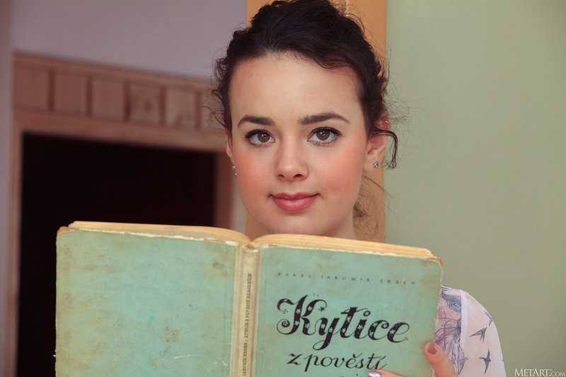 Зина, 23